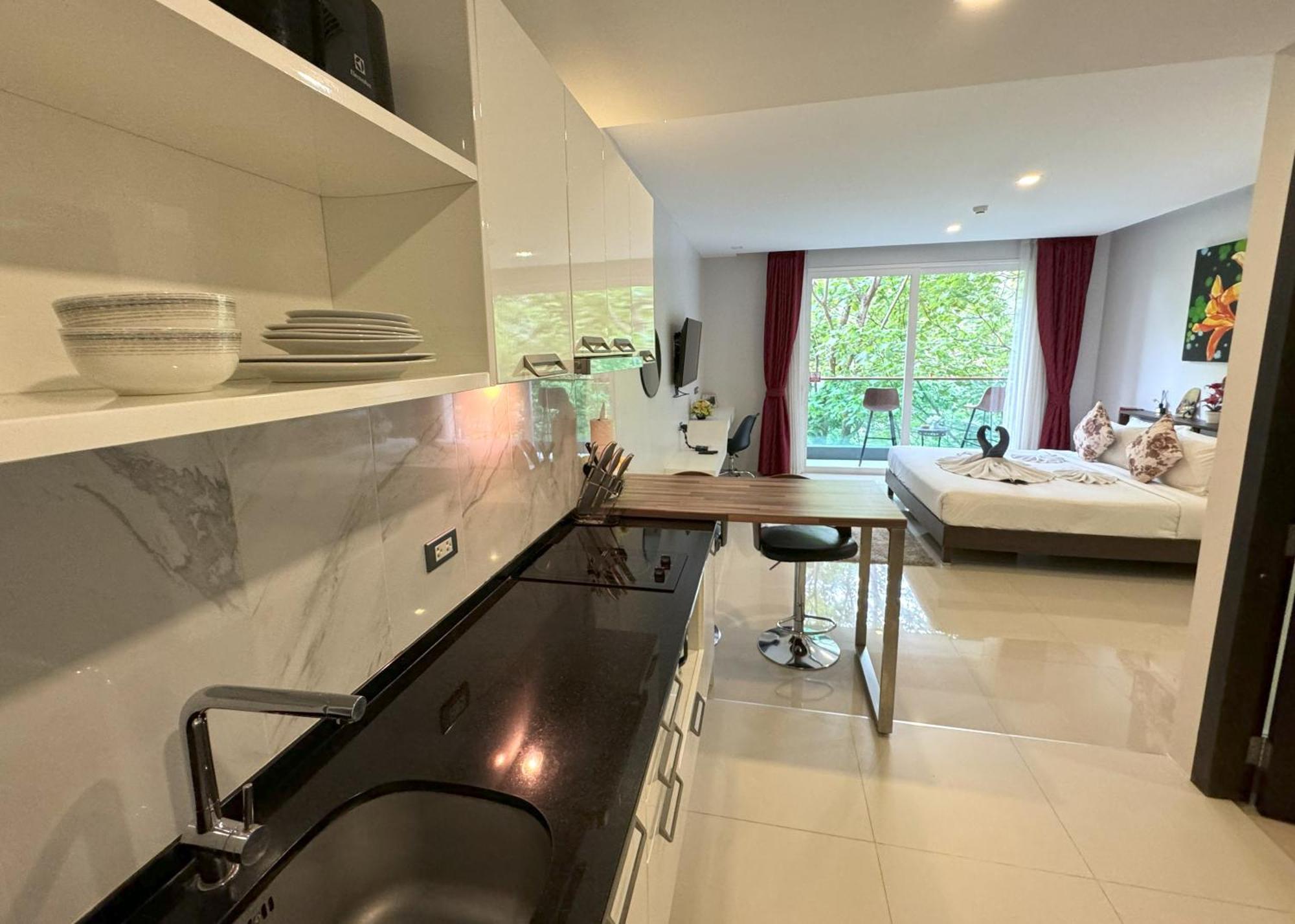 Private Apartment At Emerald Terrace Patong Buitenkant foto