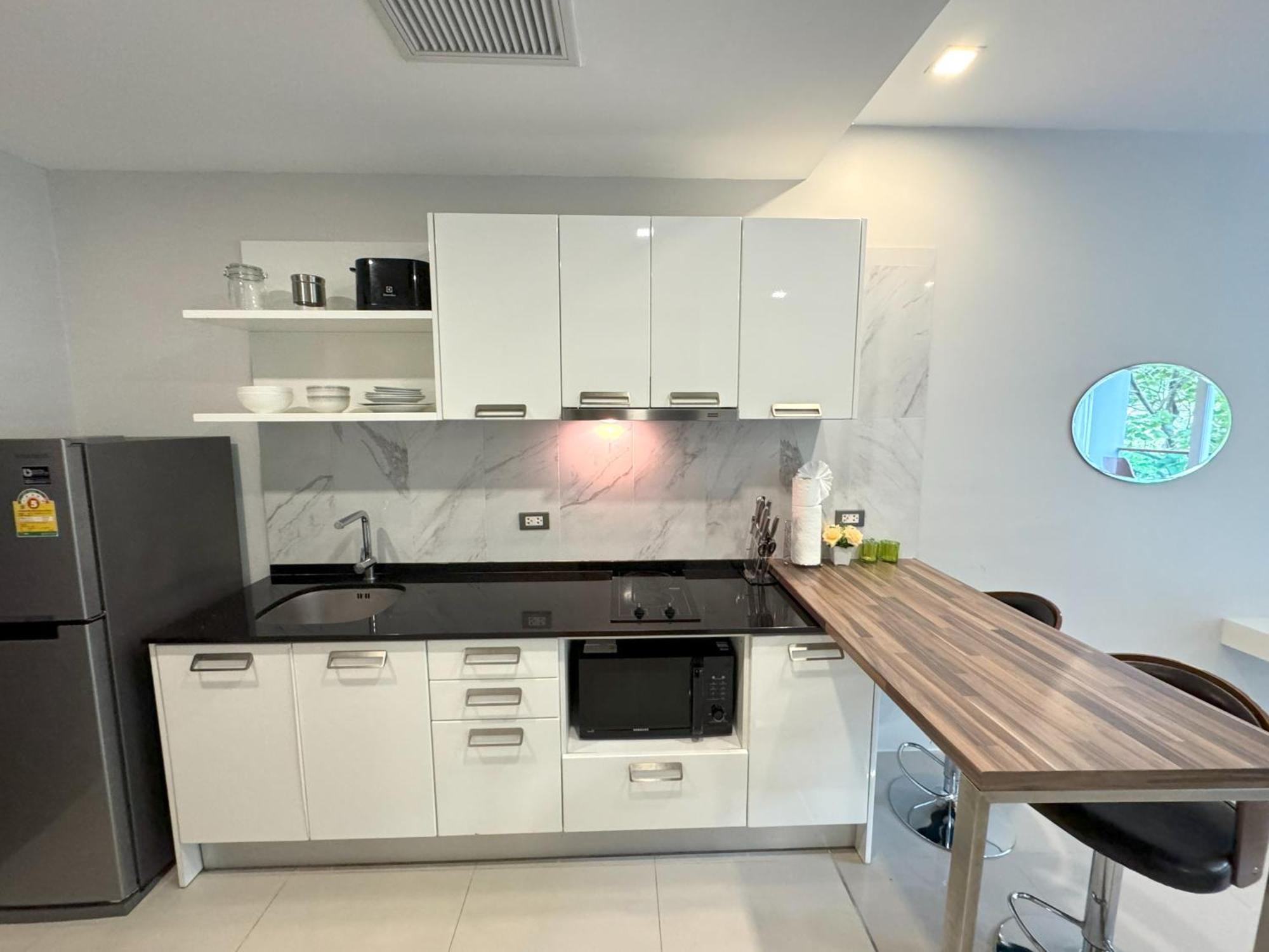 Private Apartment At Emerald Terrace Patong Buitenkant foto