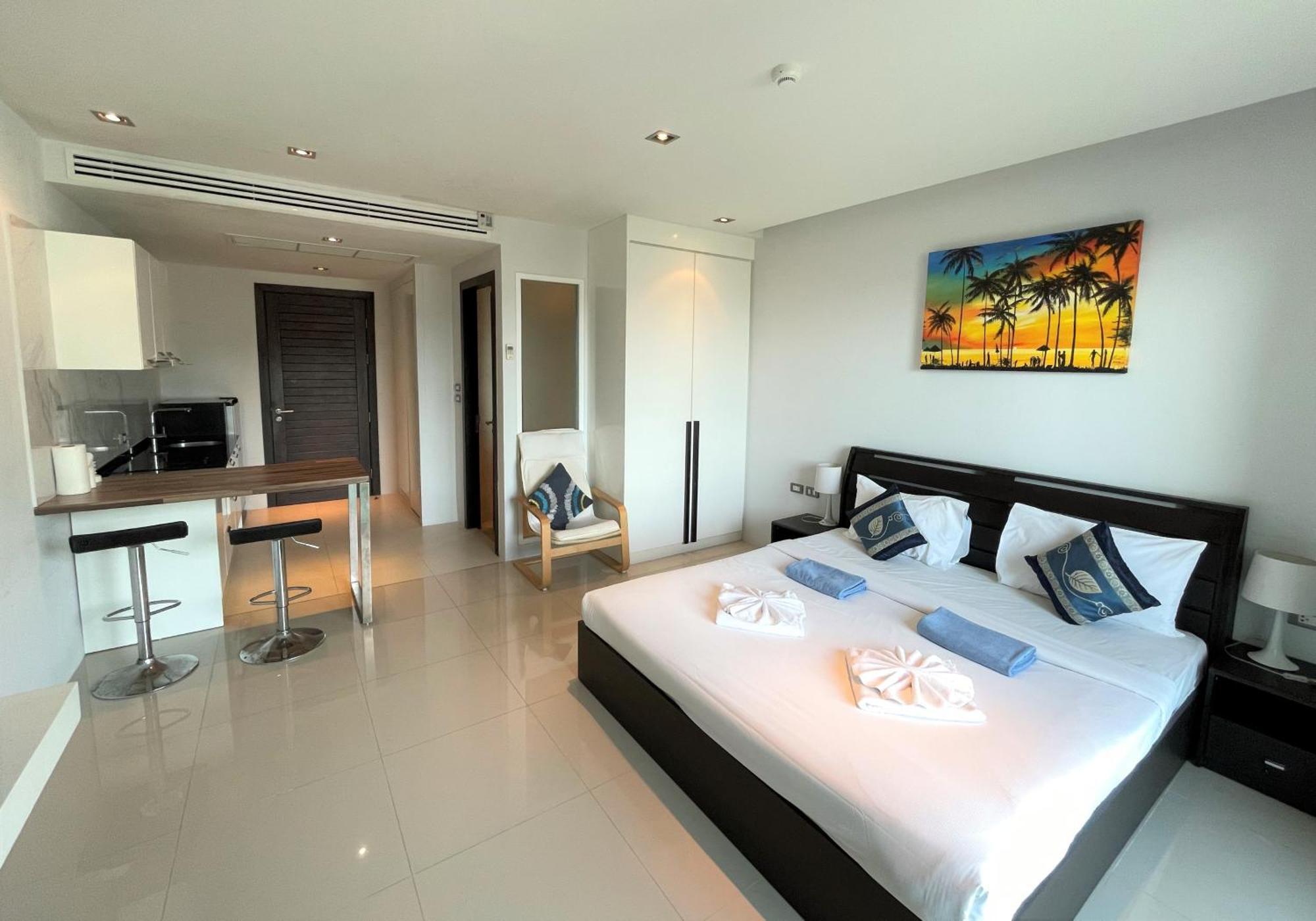 Private Apartment At Emerald Terrace Patong Buitenkant foto