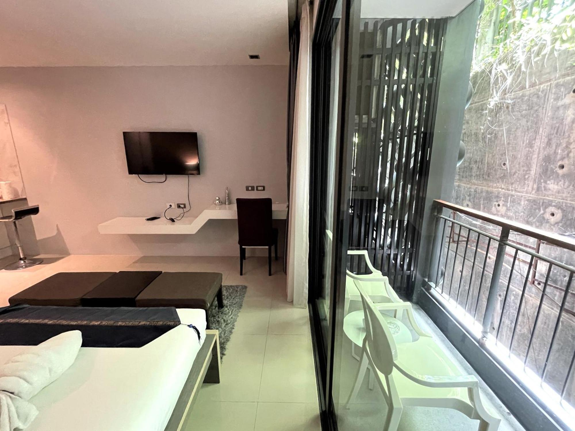 Private Apartment At Emerald Terrace Patong Buitenkant foto