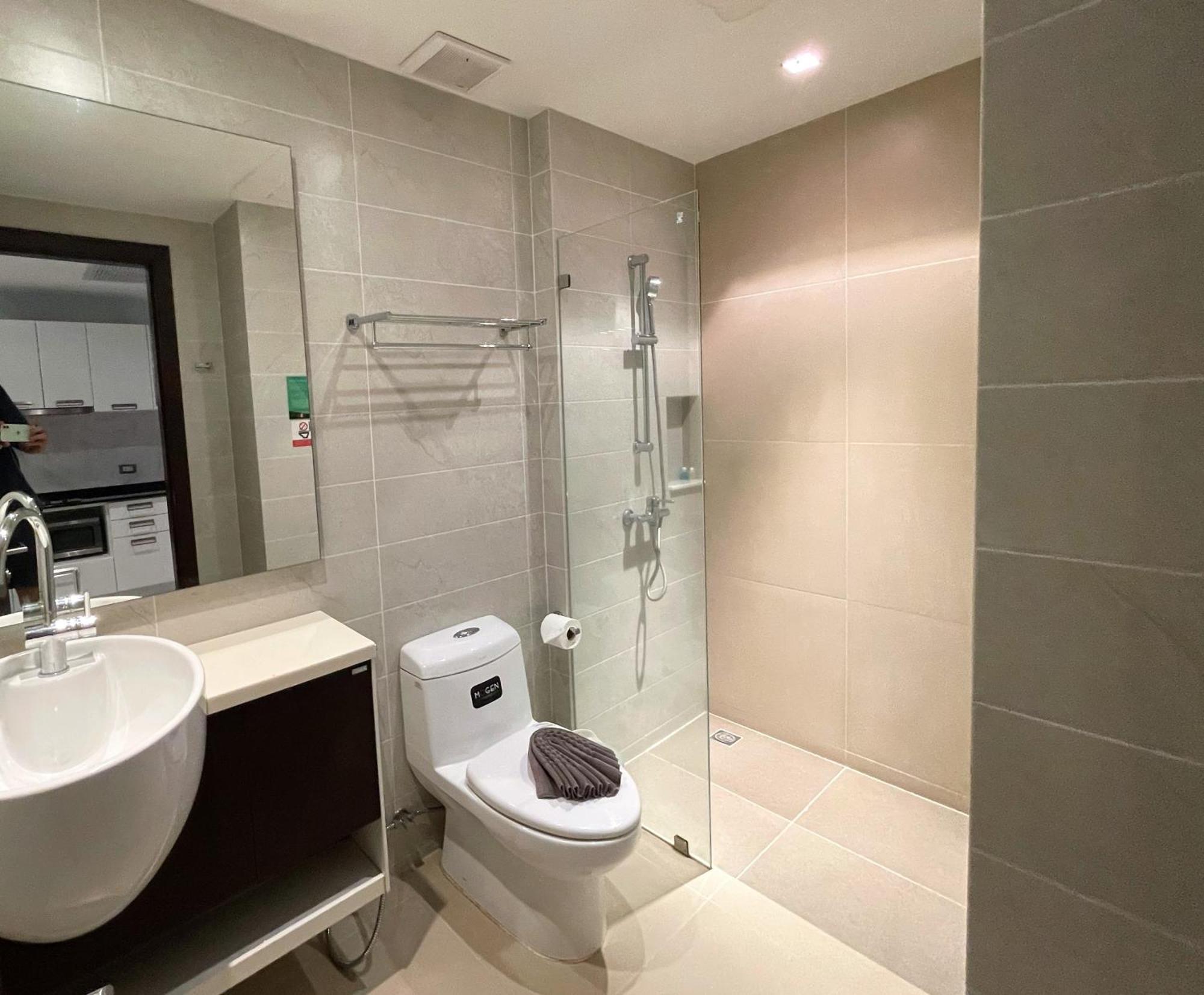 Private Apartment At Emerald Terrace Patong Buitenkant foto